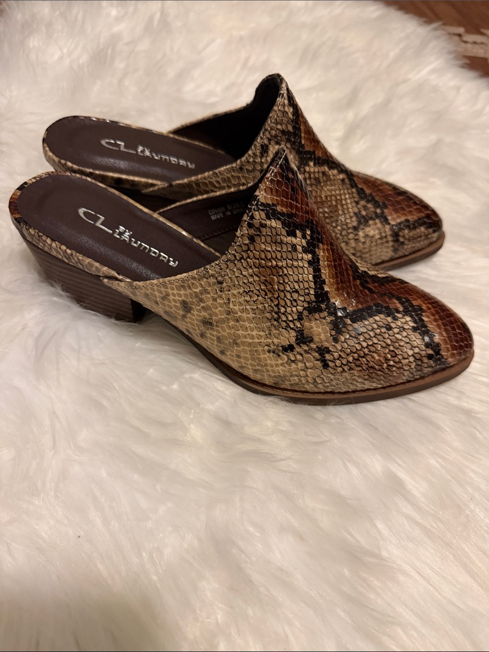 New- CL by Laundry Brown Tan Snake-Print Slip-On Mules